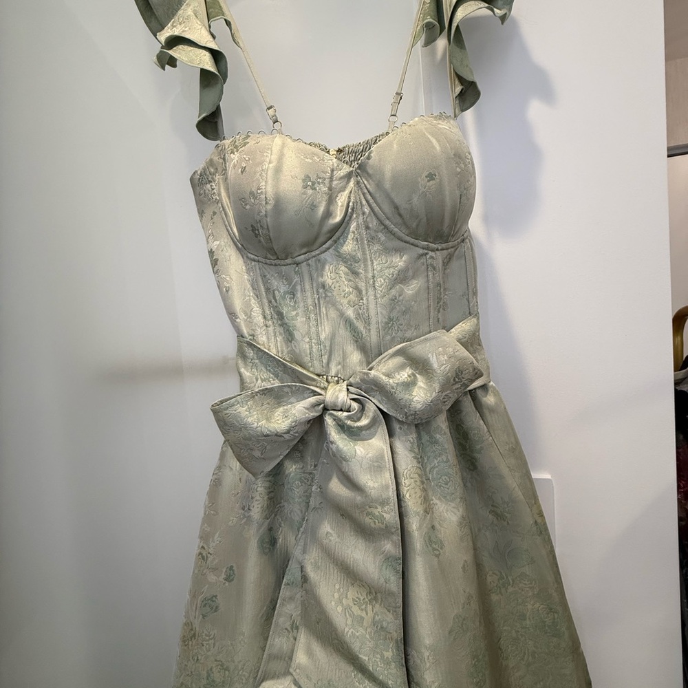 V. Chapman Elegant Cream Maxi Dress with Ruffles - Picture 5 of 5